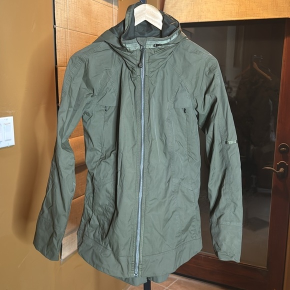 Lululemon Fo Drizzle Jacket Fatigue Green Size 6 - Picture 8 of 16